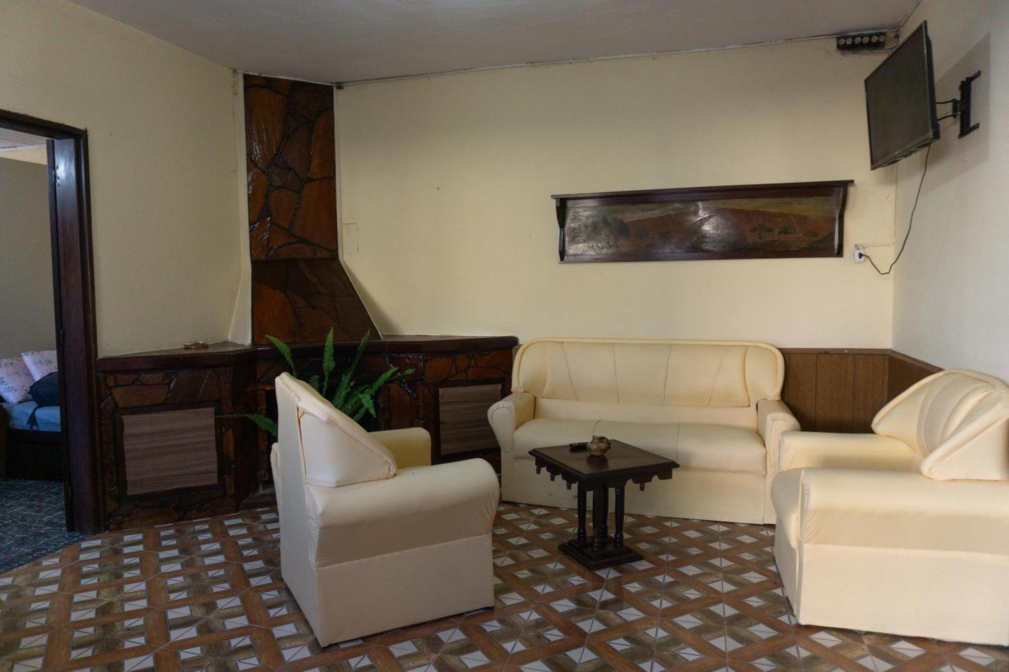 Mi Casa Es Tu Casa Apartment Мело Екстериор снимка