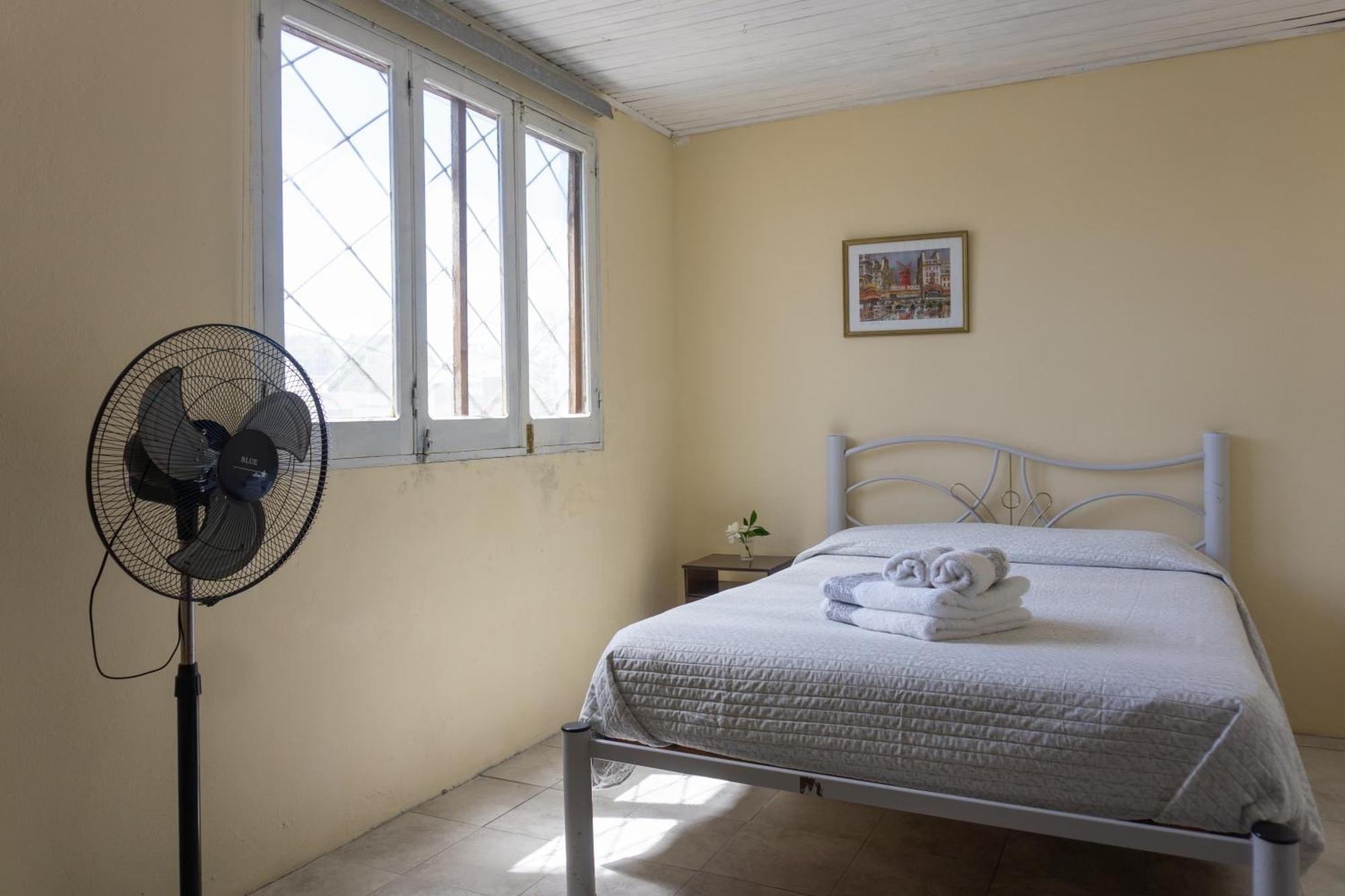 Mi Casa Es Tu Casa Apartment Мело Екстериор снимка